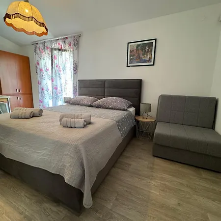 Apartments Triton Rogoznica  Esterno foto