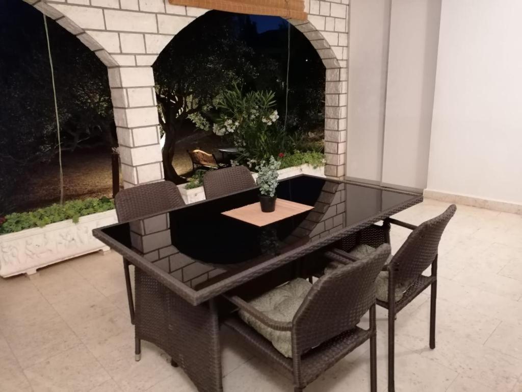 Triton Apartment *